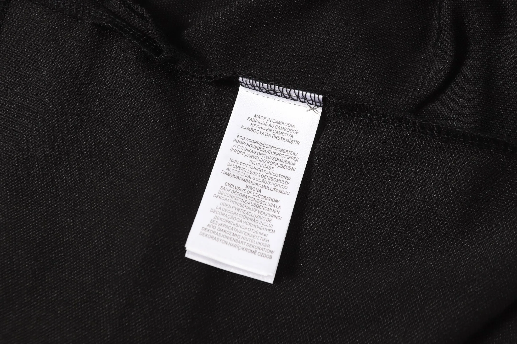P146 Style No.: A013 [Ralph Lauren Classic Logo Embroidered Polo Shirt] ✅250g fine cotton pique fabric, custom-woven and dyed threads ✅Original stickers Scan the QR code to enter the official website ✅Large version, loose and stylish, can wear up to 210 pounds Color: Black White Navy Blue Sky Blue Dark Gray Floral Gray Size: S-XL
